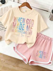 2pcs/Set Tween Girl "When God Created Me, He Smiled And Said This Will Be Fun" Funny Slogan Printed T-Shirt And Elastic Waist Shorts Set - 杏色 - 查看 1