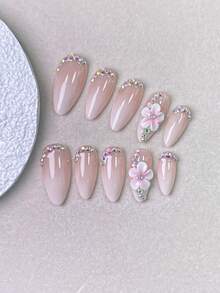 10 Stücke handgefertigte Press-On-Nägel, Sommernägel, mandelförmige rosa Nägel mit irisierenden Strass-Fransen entlang der Nagelhaut und 3D-rosa Blume mit zentraler Kristallverzierung, perfekt für den täglichen Gebrauch, Dates und Hochzeitsfeierlichkeiten. - Weiss - Übersicht 5