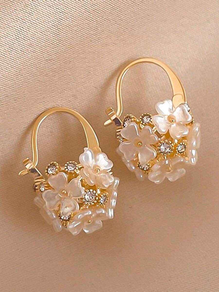 1 Pair Of Flower And Rhinestone Hoop Earrings, Sparkling Flower Ball Hoop Earrings, Shell Flower Earrings, Decorated With Sparkling Rhinestones - Dorado - View 1