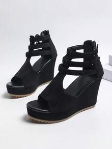 Sandálias Femininas de Verão com Salto Anabela, Fivela, Estilo Romano, Antiderrapante, Cor Preta Sólida, Casual, Praia, Escritório, Combina Bem com Shorts e Saias - Preto - Visão 8