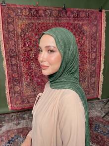 1pc Tie-Dye Arabic Hijab, Thin Solid Color Lightweight Casual Long Scarf, Suitable For Daily Use, Riffled Hijab - Army Green - View 2