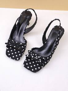 1 Paar schwarz-weiße Punkt-Slingback-Sandalen mit Schleife und quadratischer Zehenpartie für Teenager, Punkt-Stoffobermaterial + kleine Schleife als Dekoration an der Zehenpartie, asymmetrischer Stiletto-Absatz, offene Zehenpartie, rutschfester rückenfreier Stil, Vintage-Französischer Stil, geeignet für tägliches Pendeln, Partys, Reisen, Urlaub, Frühling/Sommer Neu 2026 - Schwarz und Weiss - Übersicht 1