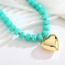 Collier femme épais avec perles en résine colorées, ras-du-cou en acrylique avec cœur 3D doré exagéré, bijou - Bleu ciel - Voir 6
