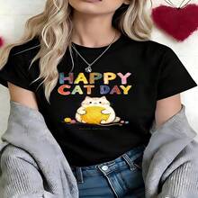 Kawaii Happy Cat Day Graphic T-Shirt, 100% Cotton Oversized Soft Breathable Casual Crewneck Short Sleeve Top, Summer Vibes Streetwear Tee For Cat Lovers And Aesthetic Fans - 黑色 - 查看 11