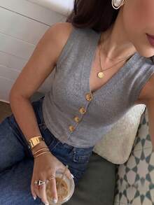 Top de tirantes de punto acanalado gris para mujer, top corto sin mangas con cuello en V y botones, prenda de punto para capas de primavera/verano - Gris - Ver 7