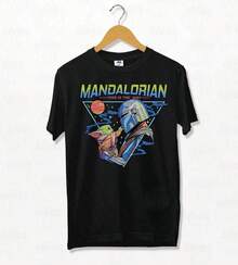 Remera Mandalorian (Negra),Men's T-Shirt, Short Sleeve Round Neck T-Shirt, Short Sleeve Top, Summer,All Sizes Availab... Men T Shirt Graphic T Shirt - 黑色 - 查看 1