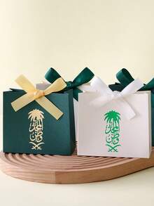 30 piezas Bolsas de regalo del Día Nacional de Arabia Saudita, decoradas con caligrafía árabe dorada y logotipo "Palma & Espada", diseño bicolor blanco & verde, con cinta de seda, empaque de regalo de lujo para bodas, eventos culturales o Día Nacional de Arabia Saudita - Ver 3