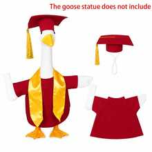 Disfraz de Ganso de Temporada de Graduación Color Burdeos, Traje de Ganso de Plástico para Césped, Gorro y Toga de Graduación con Chal, Adecuado para Estatuas de Ganso de Hormigón, Decoración de Arte para Patio Exterior, Jardín y Césped (Estatua de Ganso No Incluida) - A - Ver 12