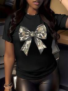 Lazo de camuflaje que representa fuerza valentía y audacia femenina luce esta increíble camiseta de mujer con un toque moderno - Negro - Ver 1