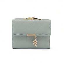 This Elegant Quilted Wallet Is Designed Specifically For Women And Features A Leaf-Shaped Pendant. - 綠色 - 查看 2