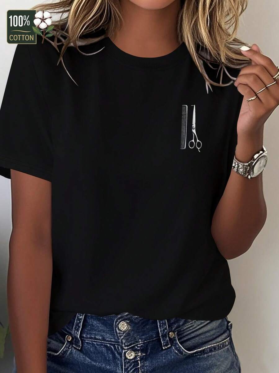 Camiseta cómoda para mujer hecha de tela pura con diseño de tijeras de peluquería y un peine