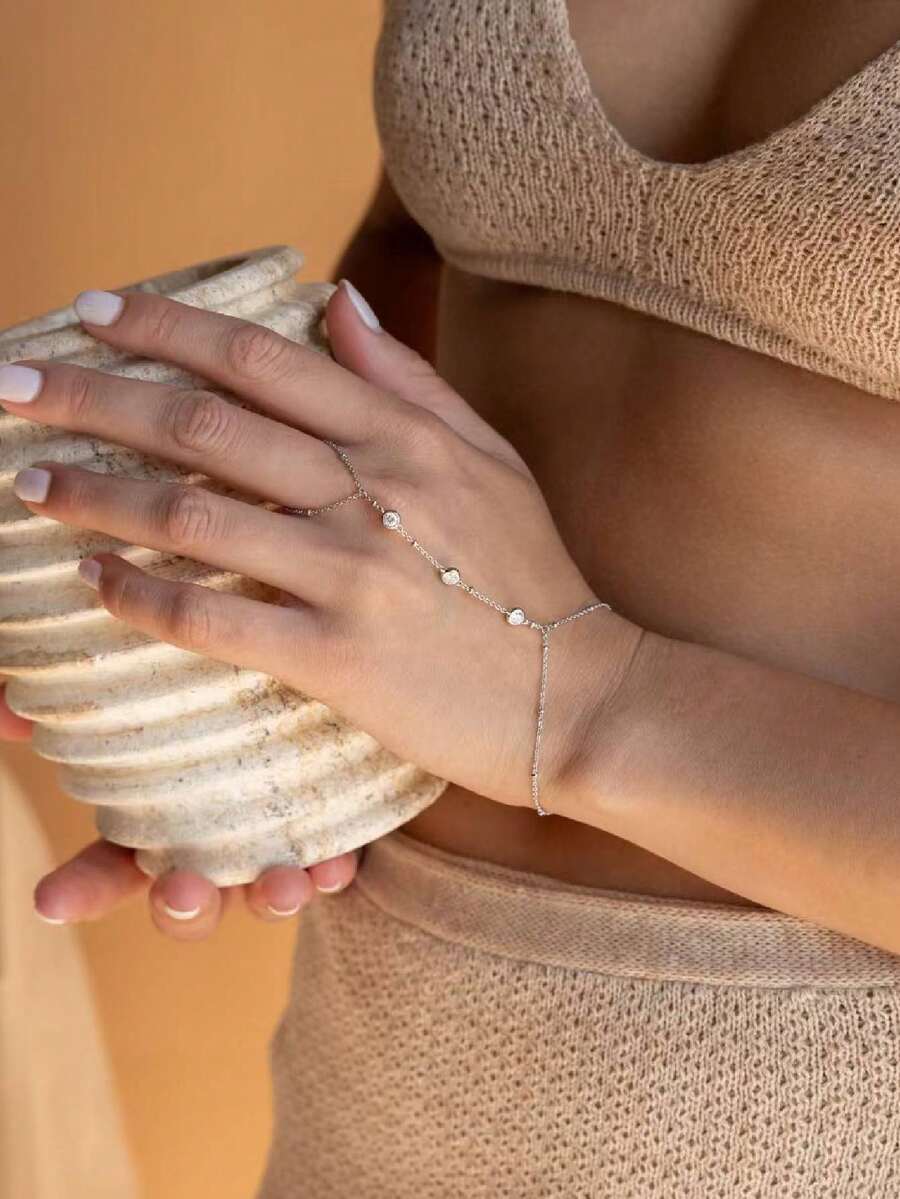 1pc Stainless Steel Luxury Personalized Pearl Chain Simple Versatile Zirconia Knuckle Bracelet Finger Chain Beach Accessory (Random Pearl Bead Count) - Silver - View 1