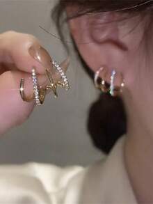 1 Pair Children's Cubic Zirconia Stud Earrings, Suitable As Daily Wear Gift For Girls - Yellow Gold - View 1