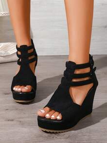 Sandálias Femininas de Verão com Salto Anabela, Fivela, Estilo Romano, Antiderrapante, Cor Preta Sólida, Casual, Praia, Escritório, Combina Bem com Shorts e Saias - Preto - Visão 5