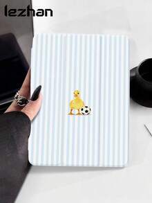 1 pieza Funda protectora para tableta con estampado de patito lindo y fútbol a rayas azules, compatible con iPad (A16) 11 pulgadas 11ª generación 2025/10ª generación / 10.2 pulgadas Pro 2021/2020, Galaxy Tab A8 10.5 pulgadas 2022, Matepad 10.4/ Tab/, a prueba de caídas, con ranura para lápiz, compatible con suspensión/activación, regalo para niños / regalo para la familia / fin de año, regalo romántico - Multicolor - Ver 1