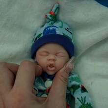 Lifelike 7-Inch Mini Silicone Reborn Doll With Hand-Painted Skin, Washable Youngsters Figurine, Realistic Soft Touch Silicone Body, Ideal Gift For Youngsters - Green - View 3