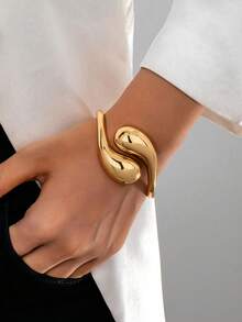 1/3 Gold Geometric Smooth Bow Asymmetrical Teardrop Shaped Bracelet Set For Women, Thick And Heavy Smooth Metal Bracelet Set - Multicolor - View 12