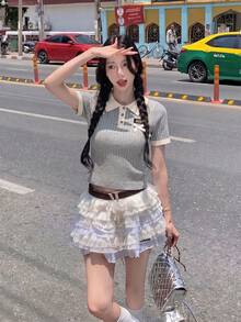 女款灰色 Polo 衫，學院風時尚優雅休閒甜美修身短袖上衣，附蝴蝶結 Logo，春夏日常穿搭 - 灰色 - 查看 8