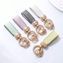 1 pieza Llavero de coche creativo con strass, estilo francés, anillo de llave de coche, colgante de mariposa con herrajes, adorno colgante exquisito, llavero versátil para mujeres - Llavero con incrustaciones de diamantes - Ver 3
