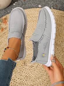 Zapatos deportivos casuales para mujer de lona lavada con bordado floral, zapatos de moda retro de empeine bajo, sin cordones, para ir al trabajo y caminar - Gris - Ver 2