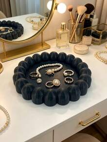 1 pezzo Vassoio per gioielli soffice in 2 colori nero e bianco, piatto da scrivania per conservare anelli e collane, decorazione per atmosfera da toeletta, forma soffice 3D minimalista di alta gamma, texture opaca delicata e resistente, può contenere anelli, collane, orecchini, accessori per capelli e altri piccoli gioielli, adatto per toeletta, scrivania, ingresso, combina conservazione ed effetto decorativo morbido, lusso leggero versatile, ottimo per uso personale o come regalo - Multicolore - Visualizzare 8