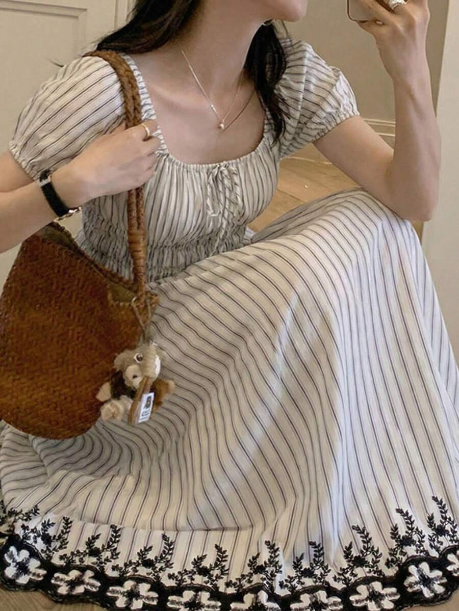 春夏刺繡方領花瓣袖長洋裝,波希米亞風,適合海灘與日常穿著 - 彩色 - 查看 1