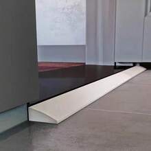 1 pieza Rampa de umbral flexible de 90cm/35in, rampa de escalera antideslizante para interiores, tamaño personalizable fácil de limpiar e instalar, adecuada para tira de transición de puerta, rampa de labio de puerta de garaje de perfil bajo - C - Ver 10