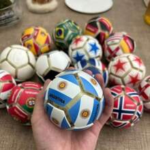 世界盃主題足球按鈕紓壓玩具，適合學生與成人的紓壓工具，12國隨機1件，包含葡萄牙/美國/阿根廷/巴西/法國/西班牙 - 彩色 - 查看 7