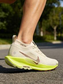 Nike Pegasus Trail 5 女士跑步鞋舒適百搭織物低筒越野跑鞋米黃 - 米黃 - 查看 1