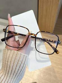 Un par de gafas de estilo retro con montura plana y tamaño grande para mujeres, adecuadas para uso diario, decoración de fiestas, trabajo en computadora y juegos de computadora. - transparente - Ver 8
