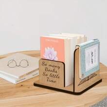 Sujetalibros de madera estilo vintage, estante de almacenamiento de libros para escritorio y mesita de noche con diseño " un capítulo talla grande", soporte para libros, regalo para amantes de los libros y lectores - Granate - Ver 4