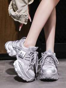 LiangJingJing Zapatillas deportivas de mujer con suela gruesa y strass, nueva colección primavera/otoño 2026, estilo INS, con aumento de altura, para correr y uso casual - Plateado - View 5