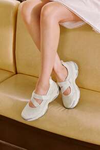 Skechers 女士休閒鞋MOONHIKER系列魔鬼氈瑪麗珍老爹鞋輕質舒適透氣白色177604-WHT - 白色 - 查看 2