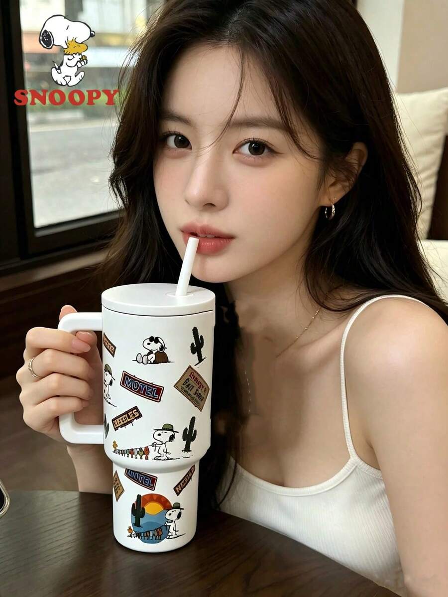1個 Snoopy 900ML 大容量保溫杯，戶外便攜旅行保冷杯，車用杯，304不鏽鋼咖啡杯，不鏽鋼吸管水瓶
