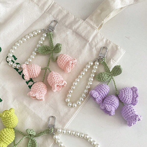 1 pezzo Ciondolo per borsa a forma di mughetto per donne, stile all'uncinetto, portachiavi a forma di fiore, accessorio da appendere allo specchietto retrovisore, regalo, portachiavi all'uncinetto, portachiavi a forma di mughetto