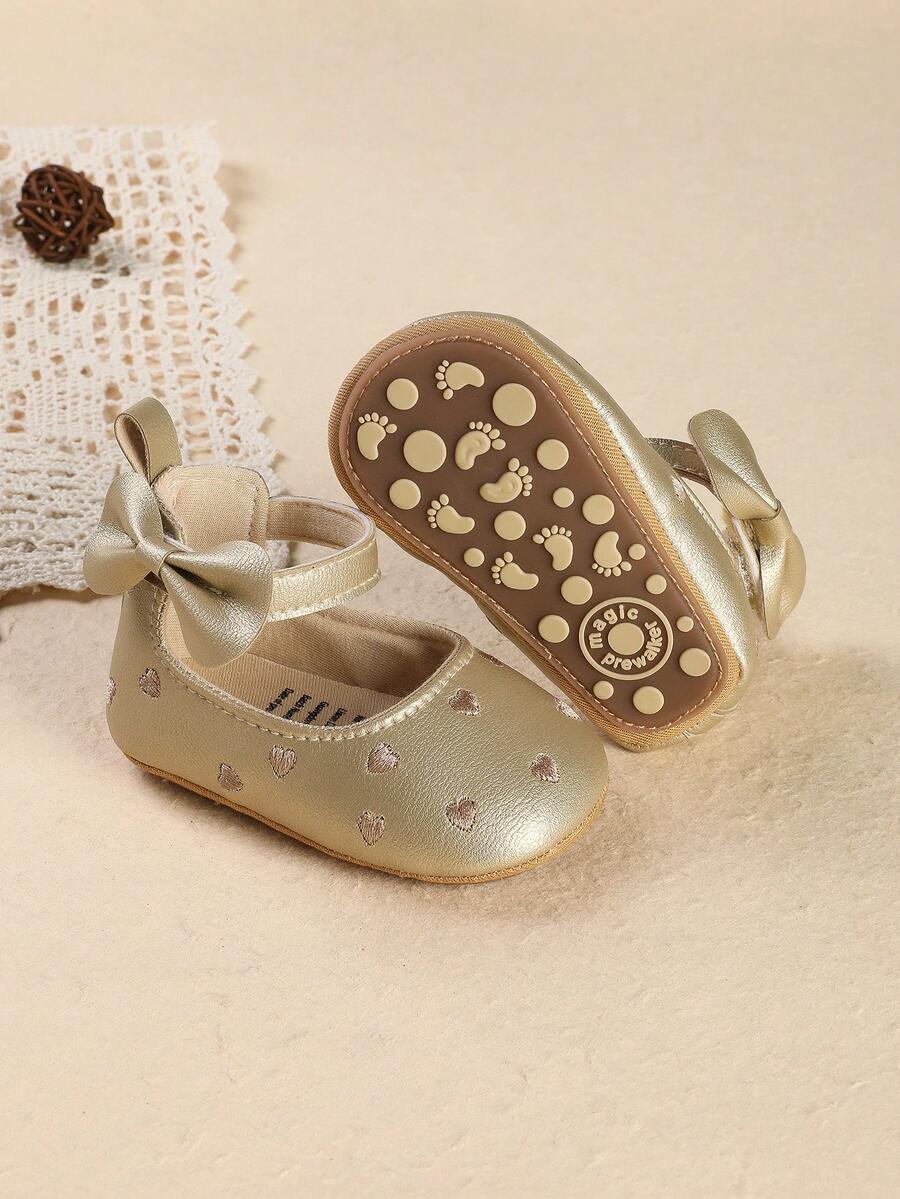 1雙嬰幼女童刺繡愛心時尚百搭公主鞋，適合春秋季節
