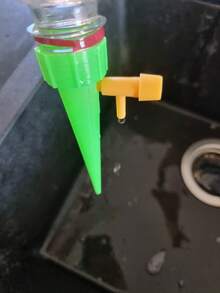 自動花卉澆水裝置－附自噴噴嘴滴灌器，可調節植物澆水，慢釋控制閥開關，適用戶外與度假植物澆水，隨機顏色 - 彩色 - 查看 12
