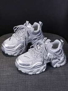 LiangJingJing Zapatillas deportivas de mujer con suela gruesa y strass, nueva colección primavera/otoño 2026, estilo INS, con aumento de altura, para correr y uso casual - Plateado - View 2