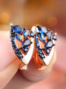 Boucles d'oreilles vintage plaquées or avec strass bleus, boucles d'oreilles créoles en forme de feuille avec coupe en goutte, bijoux hypoallergéniques à clip pour femmes, cadeau d'anniversaire - Bleu azur - Voir 2