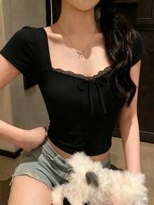 女款方領短袖T恤，夏季新款時尚蕾絲飾邊與蝴蝶結設計，休閒百搭性感修身短版上衣，黑色 - 黑色 - 查看 9