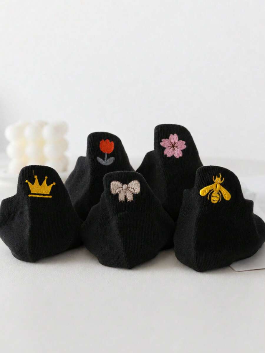 5 Pairs (Non-Embroidered) Black Crown Flower Campus Style Breathable Sweat-Absorbent Versatile Women's Socks Randomly Shipped - Black - View 1