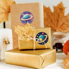 500pcs/Roll Round Self-Adhesive Envelope Seals, Scrapbooking DIY Decorative Stickers, 10 Different Space/Planet/Earth/Universe Patterns, Planner Collage Material, Christmas Gift Wrapping Seals, Vintage Photo Album, Storage Jar Gift Box Decoration - Planet/Universe Patterns - View 4