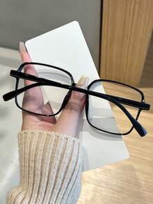 Un par de gafas de estilo retro con montura plana y tamaño grande para mujeres, adecuadas para uso diario, decoración de fiestas, trabajo en computadora y juegos de computadora. - transparente - Ver 3