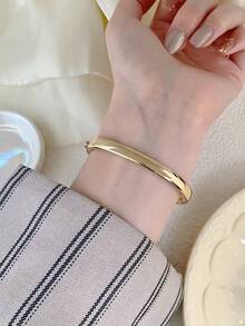 1 buah Gelang Emas Persegi dengan Jam Tangan Quartz untuk Wanita, Minimalis, Modis, Elegan, Cocok untuk Pemakaian Sehari-hari, Pilihan Terbaik untuk Hadiah Liburan - Emas - View 6