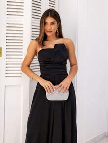 Elegant Black Strapless Evening Dress With An A-Line Silhouette, Fitted Draped Waist, And Long Flared Skirt, Perfect For Formal Parties. - 黑色 - 查看 4