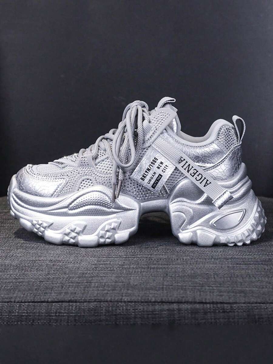 LiangJingJing Zapatillas deportivas de mujer con suela gruesa y strass, nueva colección primavera/otoño 2026, estilo INS, con aumento de altura, para correr y uso casual - Plateado - View 1