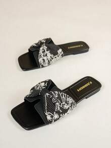 MICCOM Teen Girls Square Toe Flat Sandals Fashion Summer Beach Slides - Black - View 6