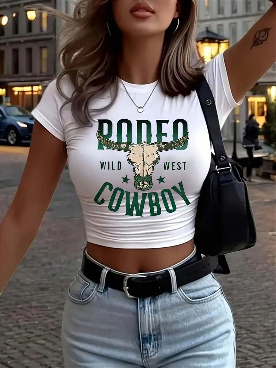 Women's Fitted Short Sleeve Graphic Crop Top With Bull Skull Print 'Rodeo Cowboy Wild West', Y2K Style Women's Cowboy Skull Print Crop Top - 白三 - 查看 1