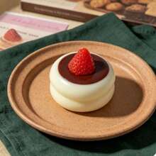 1PC Squishy Strawberry Canelé Cake Mud Feel Silicone Slow Rising Stress Relief Toy Pinch Decompression Office Desk Gift - Multicolor - View 4
