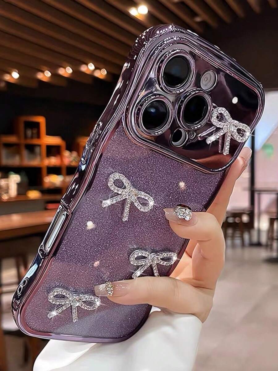 奢華可愛閃亮水鑽蝴蝶結相機保護手機殼,適用於 iPhone 17 Pro Max 17 Pro 17 16 Pro Max 16 Pro 16 15 Pro Max 15 Pro 15 14 13 17 Air,女孩女性波浪邊軟殼禮物 - 紫色 - 查看 1